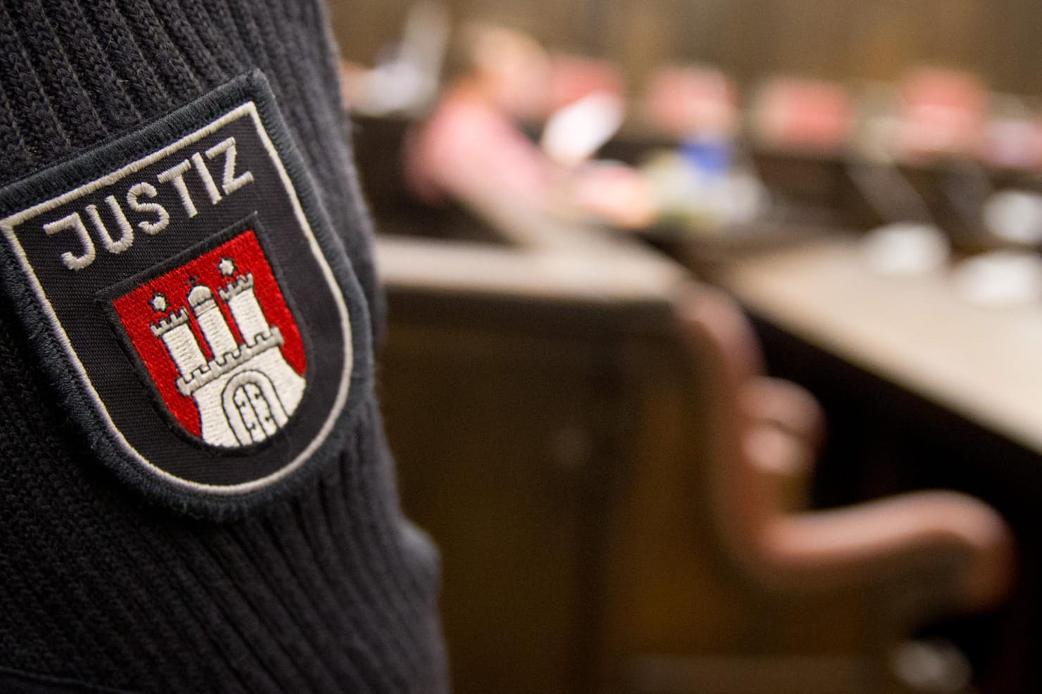 Fall für die Hamburger Justiz: Eine Gruppe junger Männer vergewaltigte ein Mädchen.