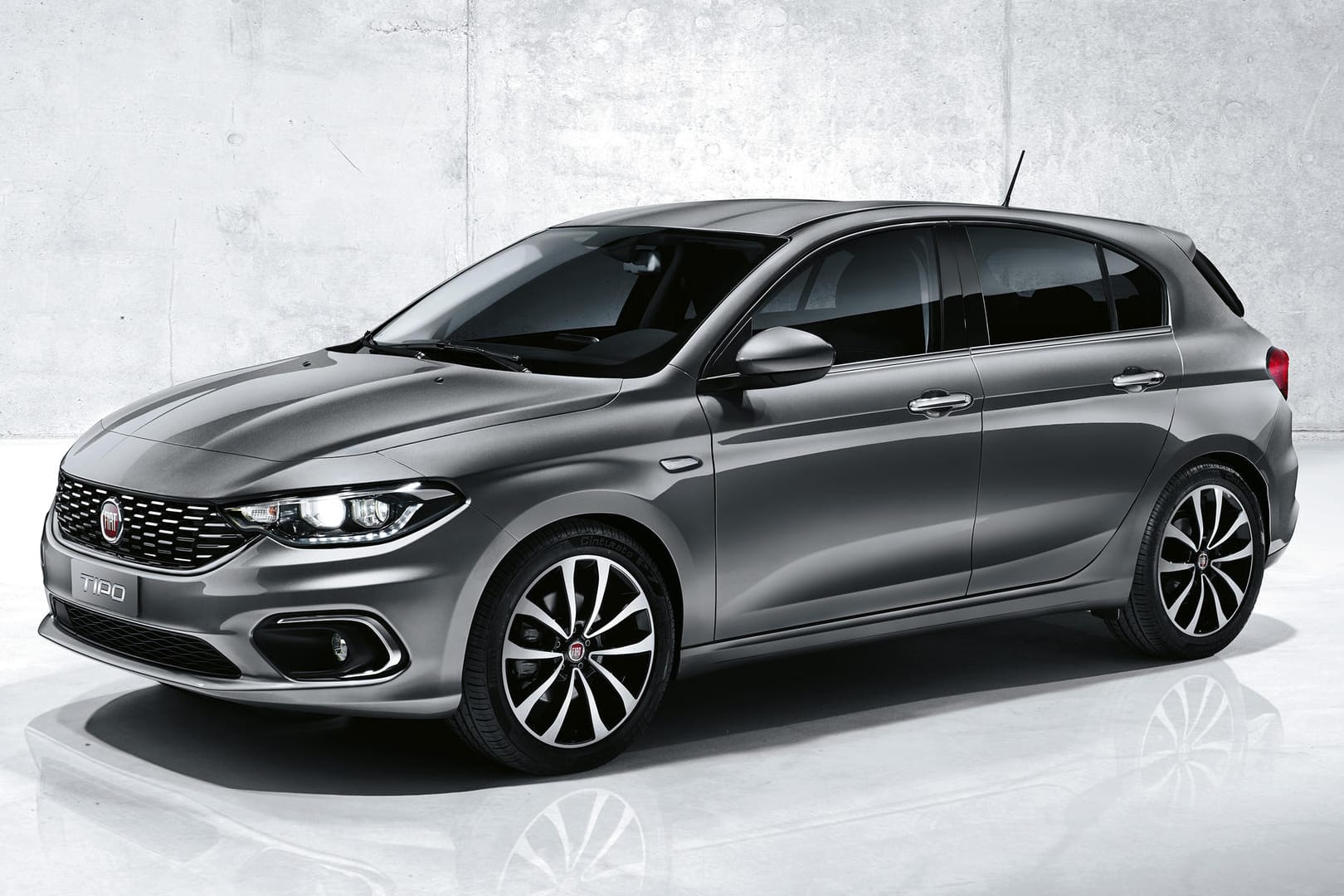 Der neue Fiat Tipo kommt als Schrägheck (Bild), Limousine und Kombi.