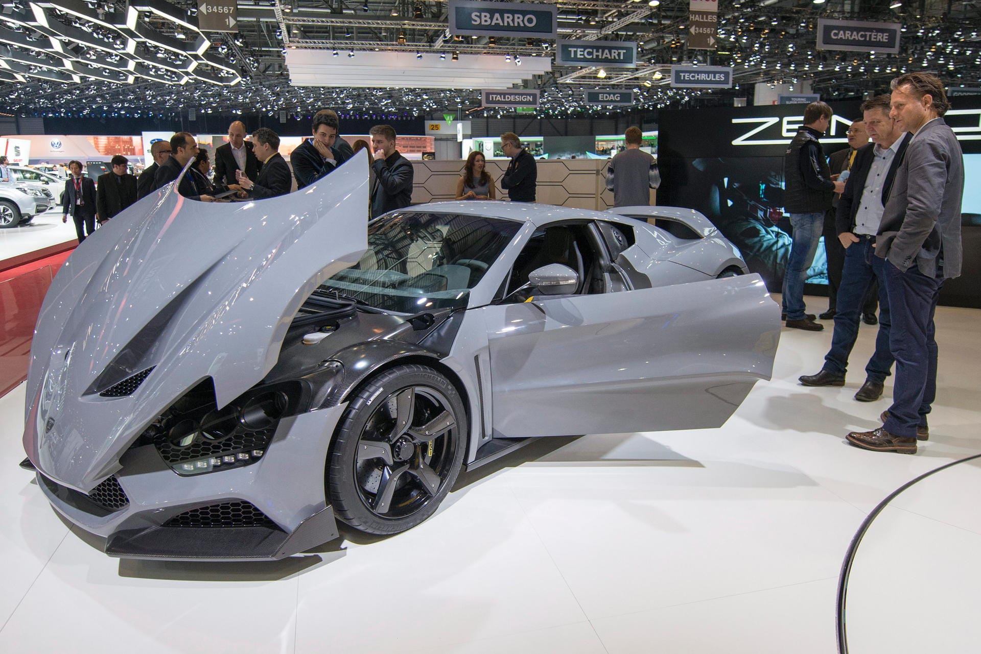Neuer Zenvo TS1: 1104 PS haben die Ingenieure aus einem 6,8 Liter großen V8-Motor geholt. Neuer Zenvo TS1: 1104 PS haben die Ingenieure aus einem 6,8 Liter großen V8-Motor geholt.