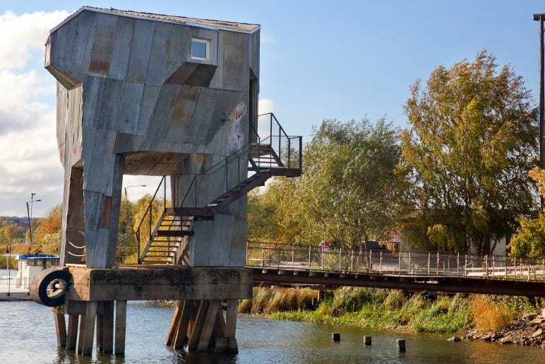 Im Göteborger Hafen steht dieser ungewöhnliche Bau.