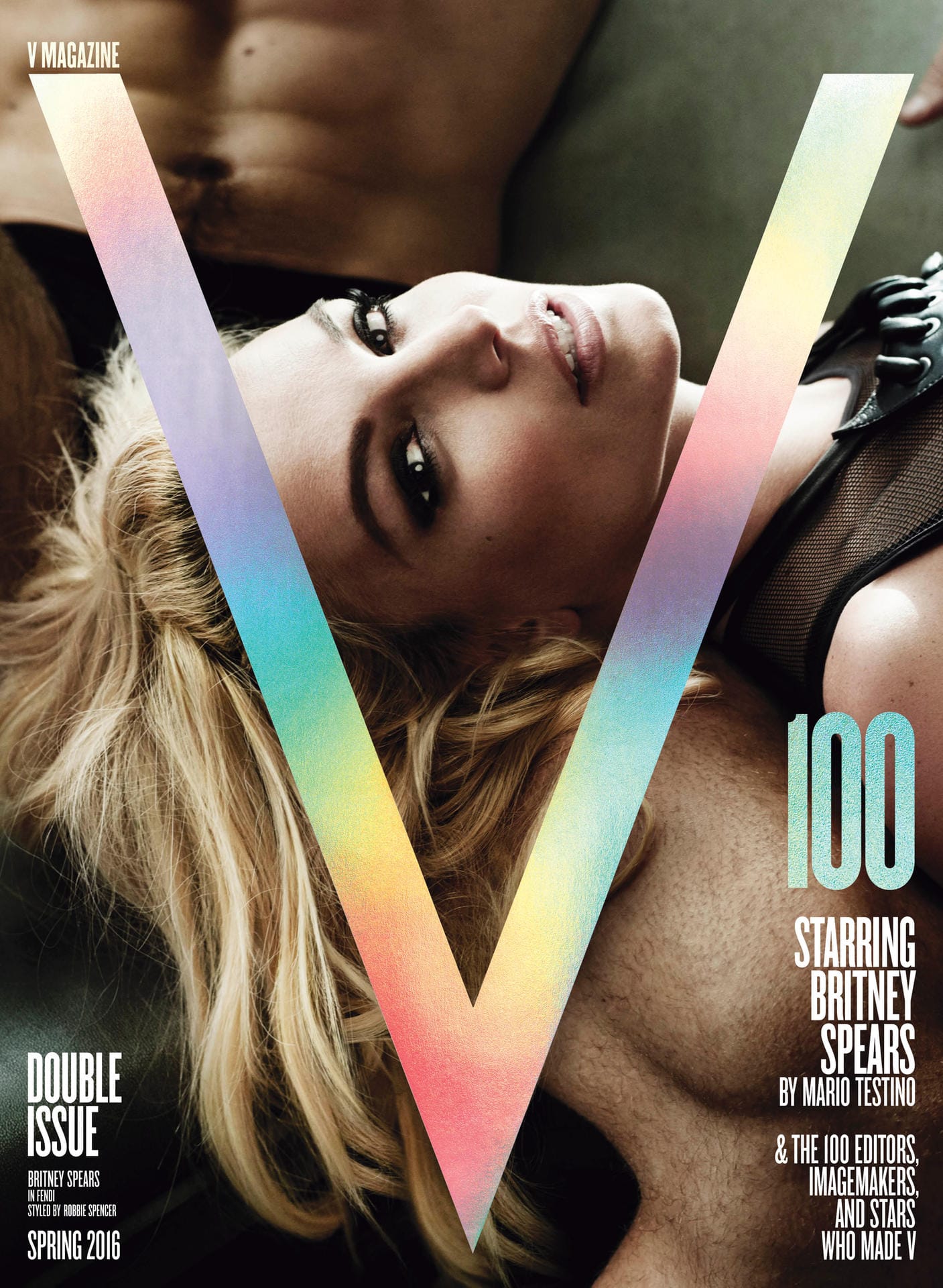 Auch auf der zweiten Version des Covers der Jubiläumsausgabe des Heftes wirkt Spears deutlich verjüngt: das Gesicht etwas schmaler als man es von Spears kennt, die Wangen markanter, die Nase etwas spitzer und der Schmollmund deutlich ausgeprägter.