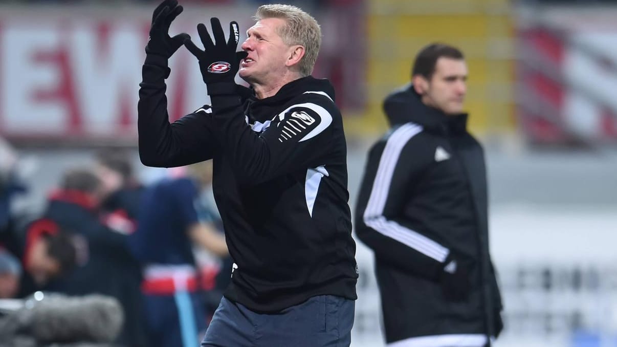 Zum Verzweifeln: Stefan Effenberg ist nicht mehr Trainer des SC Paderborn. Zum Verzweifeln: Stefan Effenberg ist nicht mehr Trainer des SC Paderborn.