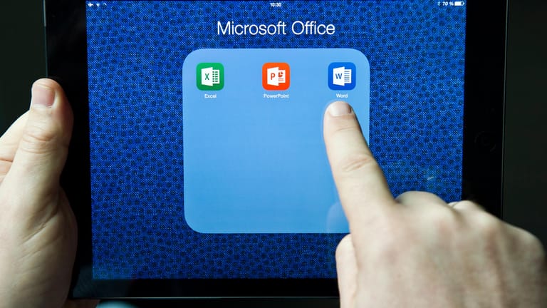 Microsoft bietet seine Office-Programme mittleweile auch als Apps für Smartphones und Tablets inklusive iPhone und iPad an.