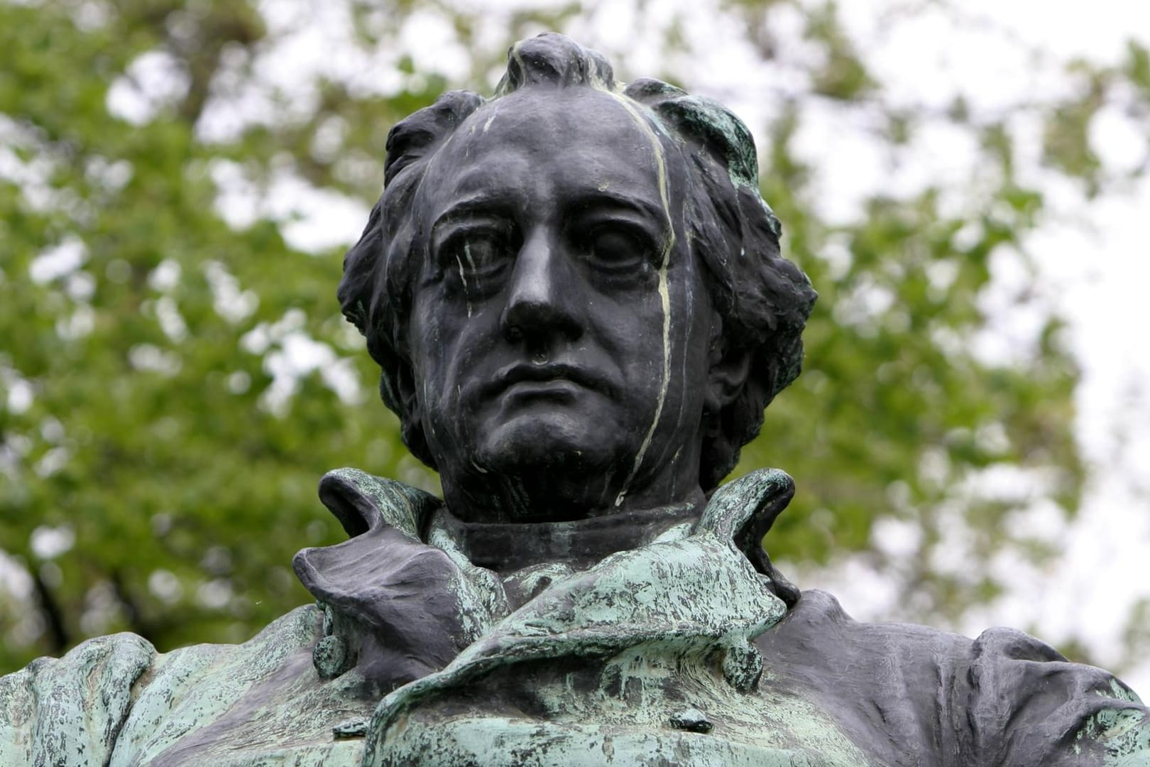 Das Goethe-Denkmal vor dem Burggarten in Wien.