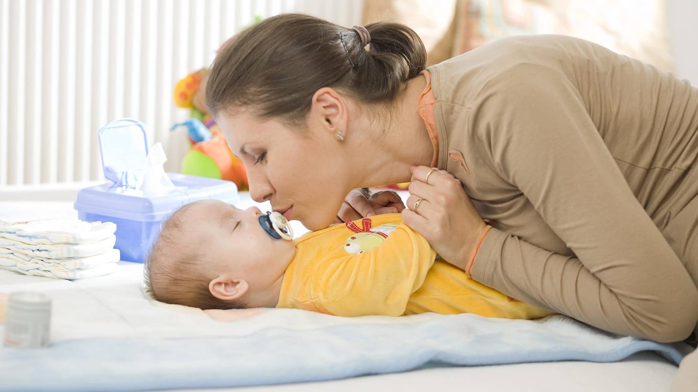 Wenn Sie an Lippenherpes leiden, sollten Sie Ihr Baby keinesfalls küssen!