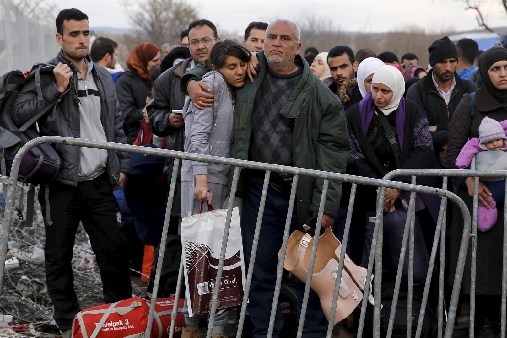 Gefangen, verzweifelt, frustriert: syrische Flüchtlinge in dem griechischen Grenzdorf Idomeni.