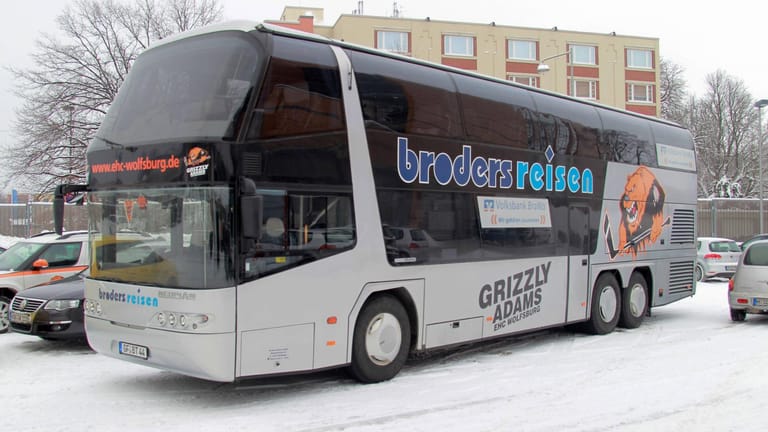 Der Mannschaftsbus der Grizzly Adams Wolfsburg.