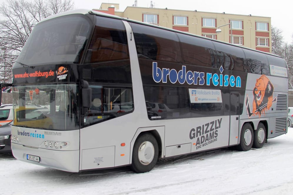 Der Mannschaftsbus der Grizzly Adams Wolfsburg.