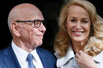 Spätes Eheglück für Rupert Murdoch: Der 84-Jährige und Jerry Hall (59) haben sich das Jawort gegeben.