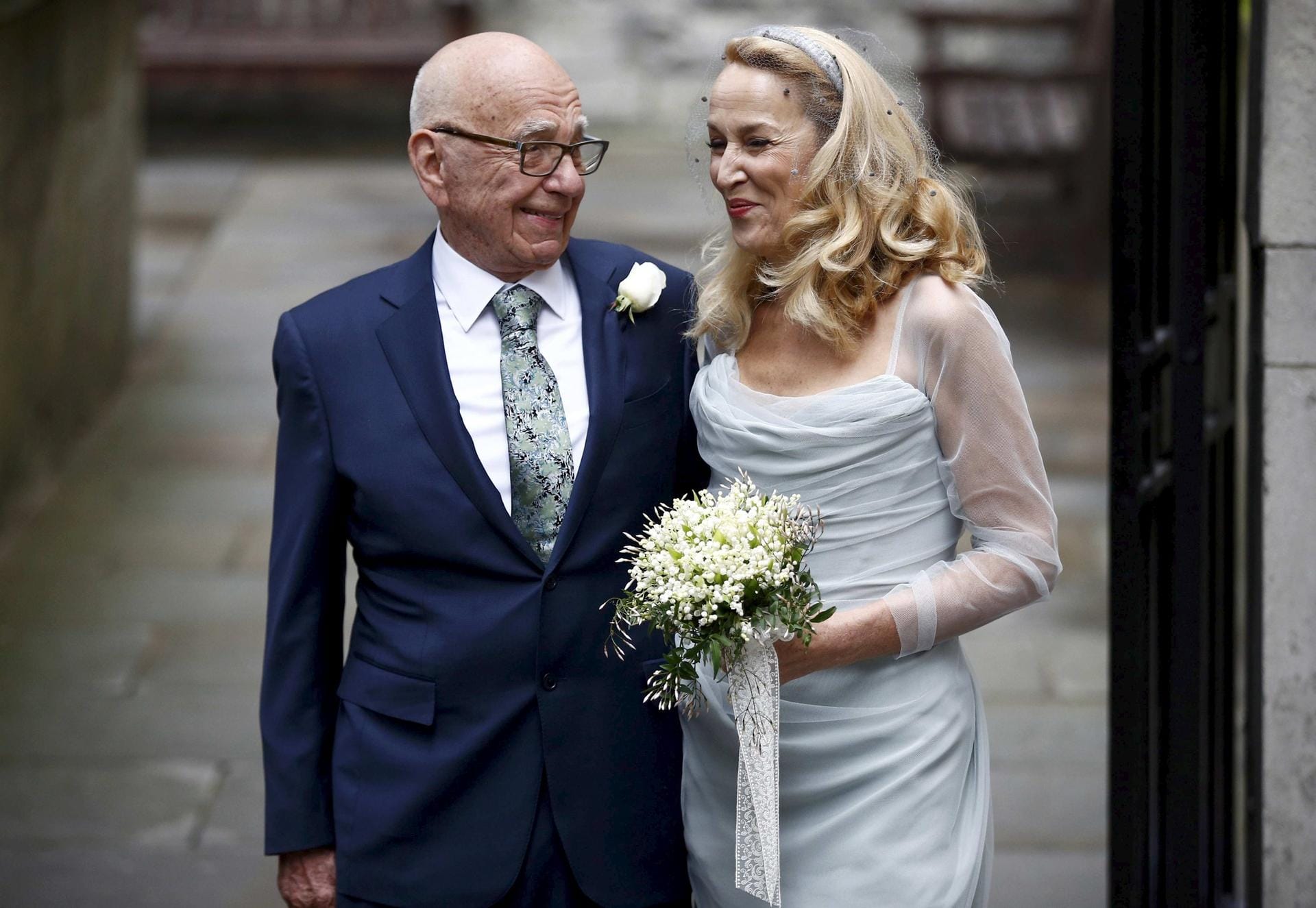 Medienmogul Murdoch und das ehemalige Topmodel Jerry Hall feiern ihre Hochzeit in London.