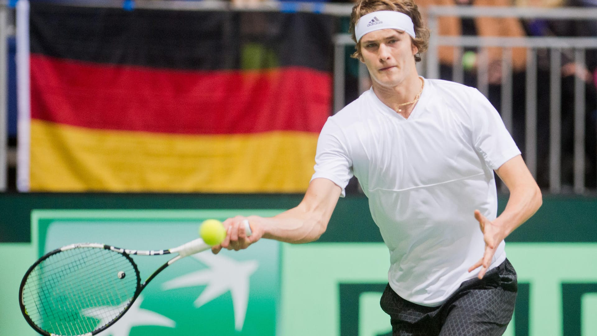 Keine Chance: Michael Zverev unterlag im entscheidenden Einzel glatt in drei Sätzen. Keine Chance: Michael Zverev unterlag im entscheidenden Einzel glatt in drei Sätzen.
