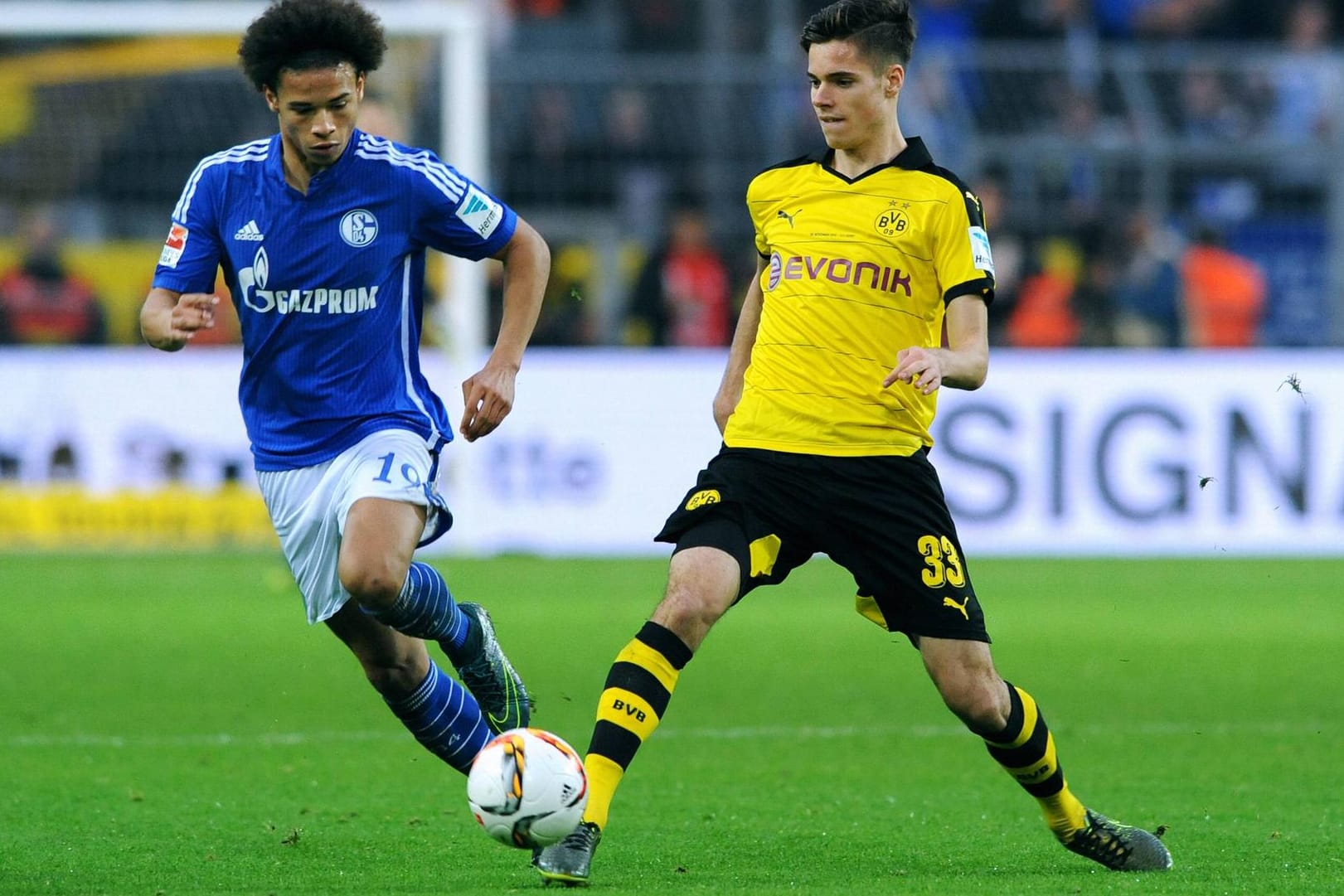 Top-Talente: Der Schalker Leroy Sané (links) und der Dortmunder Julian Weigl (rechts) wurden einst beim FC Bayern für nicht gut genug befunden.
