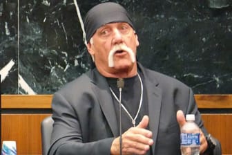 Hulk Hogan sagt vor Gericht aus.