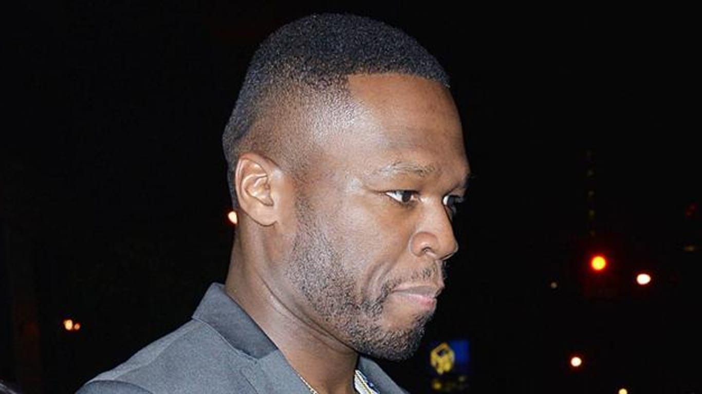 Der insolvente US-Rapper 50 Cent hat einen seltsamen Humor: Auf seinen Instagram-Bildern protzt er mit Geldbündeln.