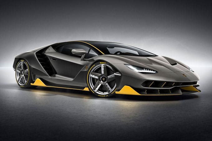 Auf dem Genfer Autosalon feiert der Lamborghini Centenario seine Premiere.