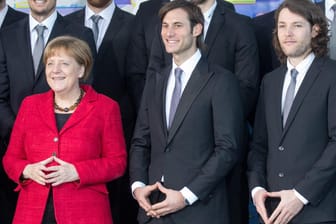 Bundeskanzlerin Angela Merkel empfängt die Europameister.