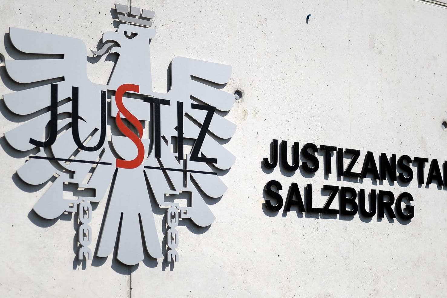 Justizanstalt Salzburg: Hier sitzen die beiden als Flüchtlinge getarnten Dschihadisten derzeit ein.