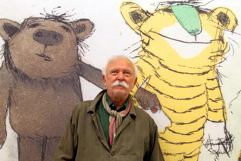 Janosch, Erfinder von Kinder-Lieblingen wie der Tigerente, Bär und Tiger, wird am 11. März 85 Jahre alt.
