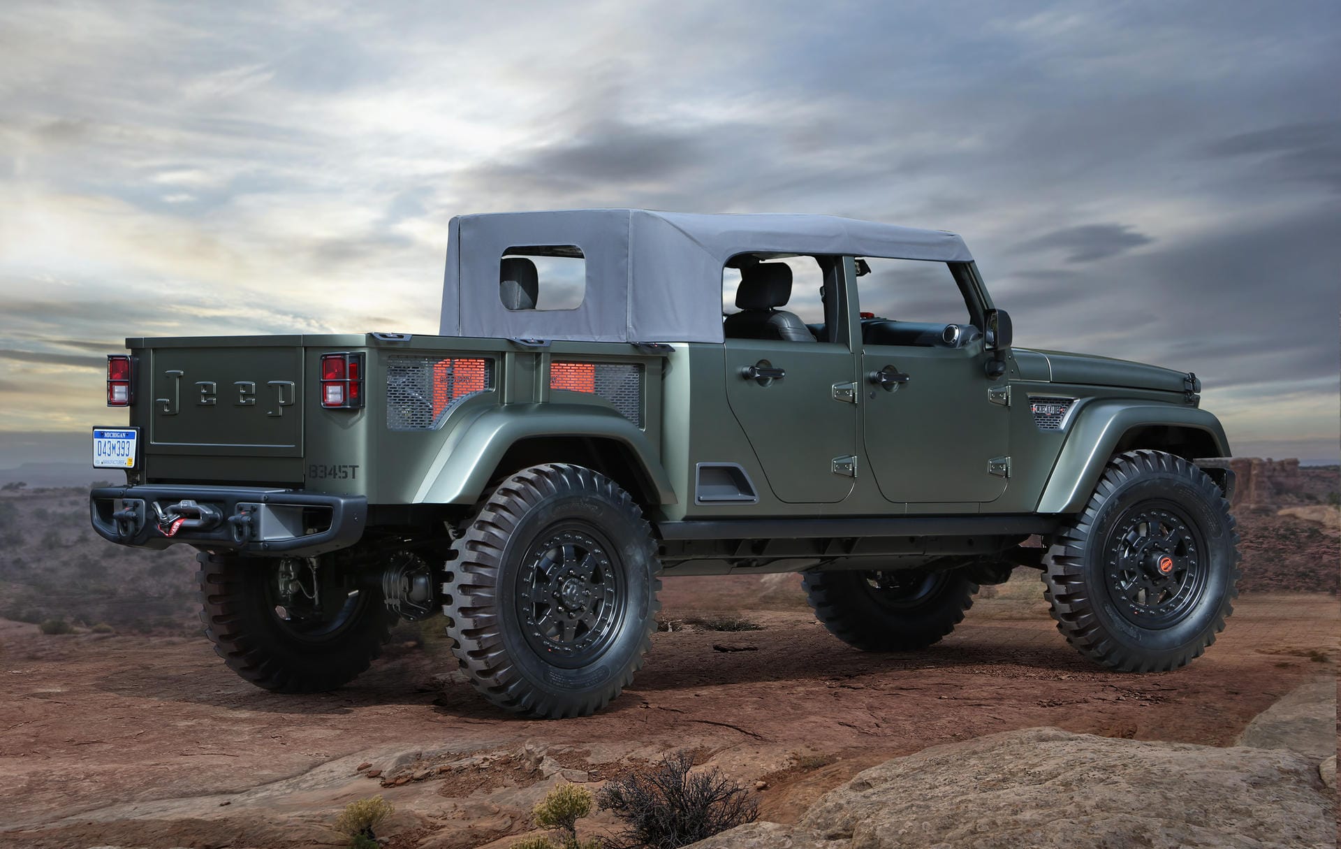 Der Jeep Crew Chief 715 Concept ist eine Hommage an den Jeep Kaiser M715, ein offenes Militär-Fahrzeug. Angetrieben wird die Studie von einem 3,6-Liter Pentastar V6.