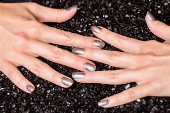 Dezente Farben mit Metallic-Effekt sind 2016 absolut angesagt.