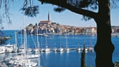 Eine Stadt wie aus dem Bilderbuch: Das direkt am Meer gelegene Rovinj wird oftmals als romantischste Stadt des Mittelmeeres bezeichnet.