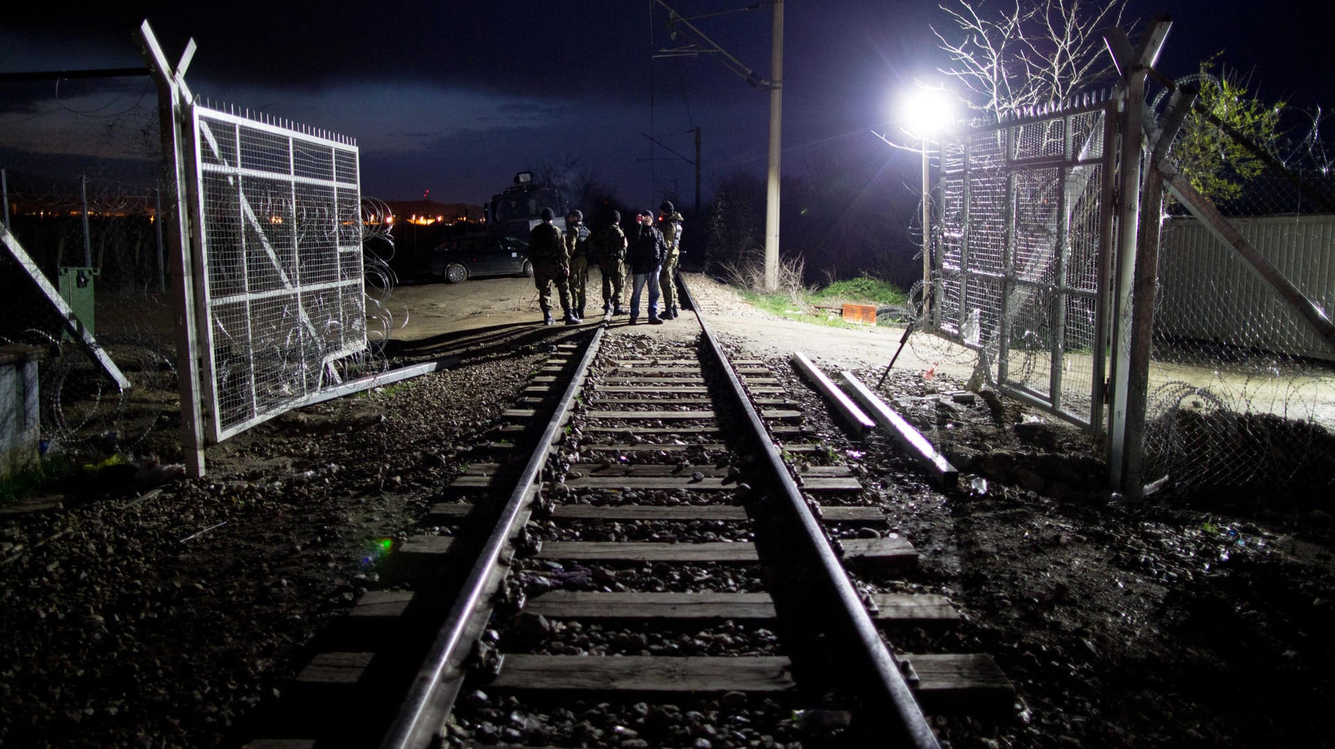 Ringen um politische Lösung - Flüchtlinge an der griechisch-mazedonischen Grenze. Ringen um politische Lösung - Flüchtlinge an der griechisch-mazedonischen Grenze.