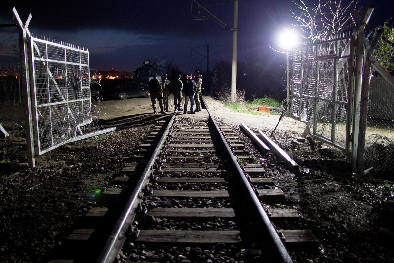 Ringen um politische Lösung - Flüchtlinge an der griechisch-mazedonischen Grenze.