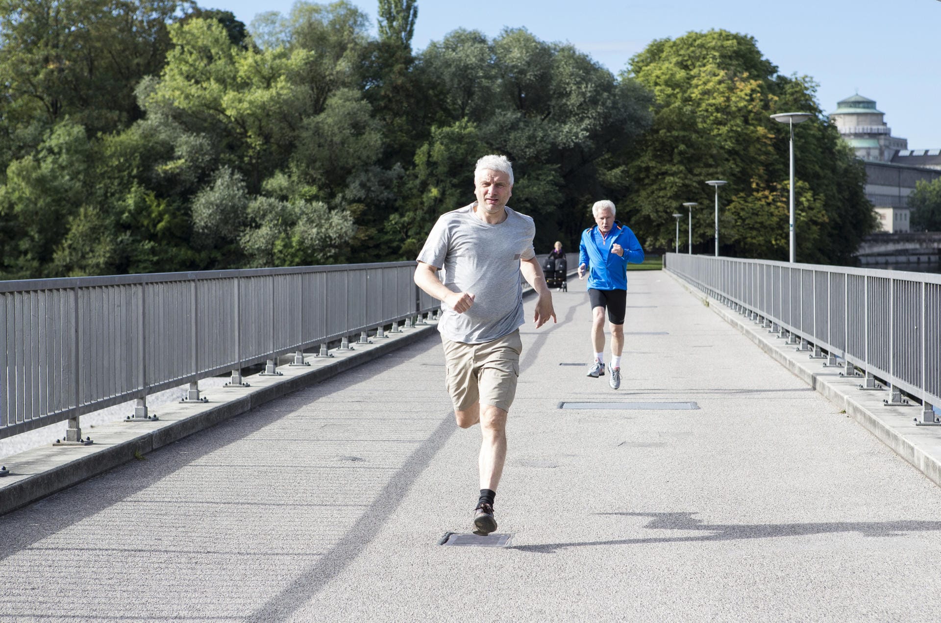 Fitness ist wichtig - Leitmayr und Batic joggen 2014 in "Am Ende des Flurs".