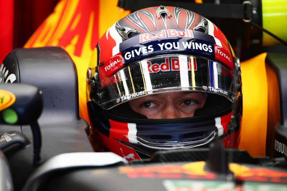Daniil Kvyat setzte Lewis Hamilton im ersten TRaining unter Druck, konnte dessen Zeit aber nicht unterbieten.