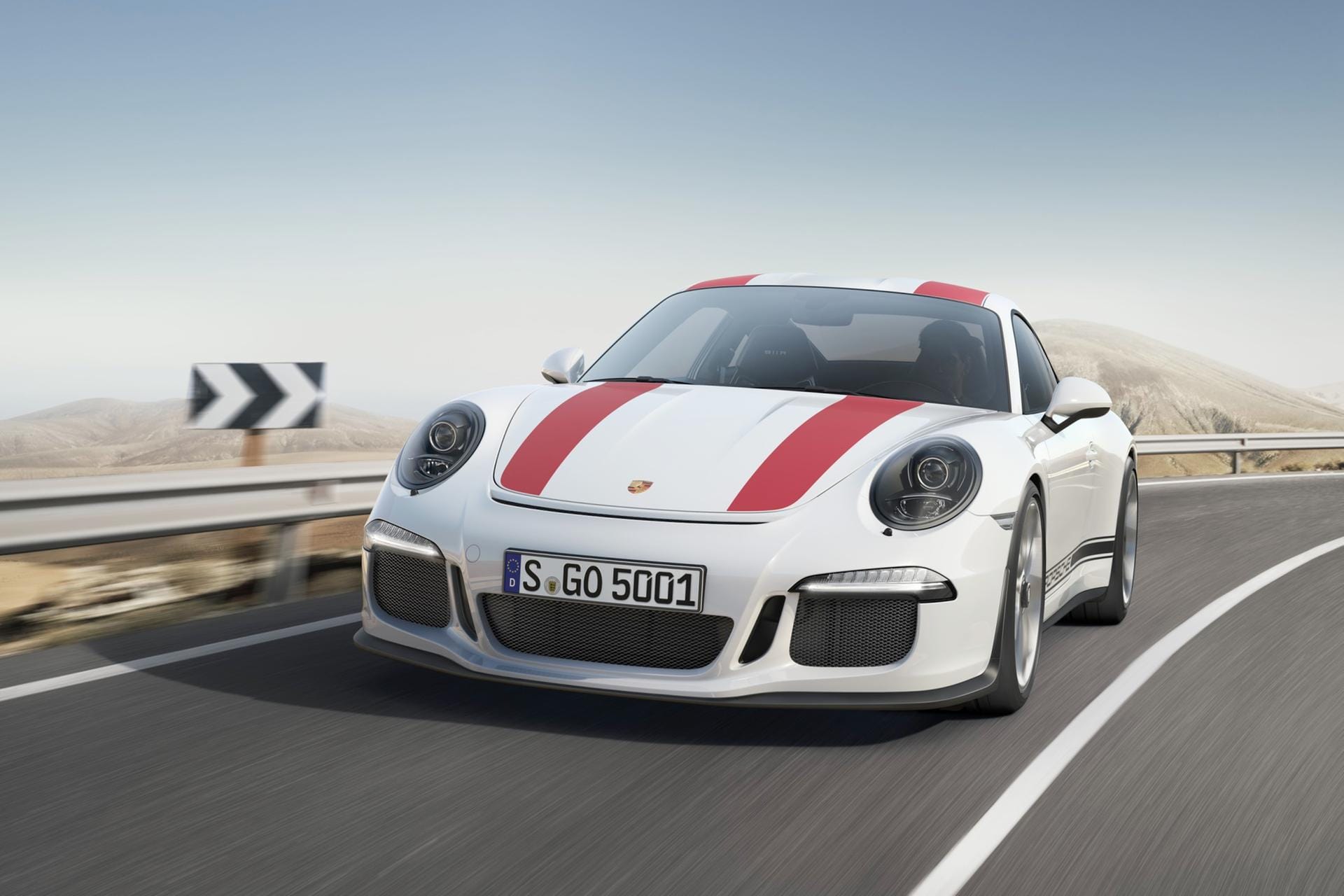 Porsche hat den 911 R auf dem Genfer Salon enthüllt. Ab Mai kann der Bolide ausgeliefert werden.