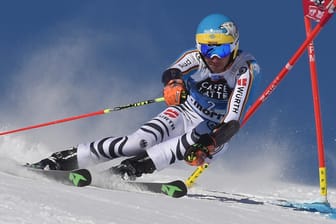 Felix Neureuther legte beim Riesenslalom in St. Moritz einen schwachen ersten Lauf hin.