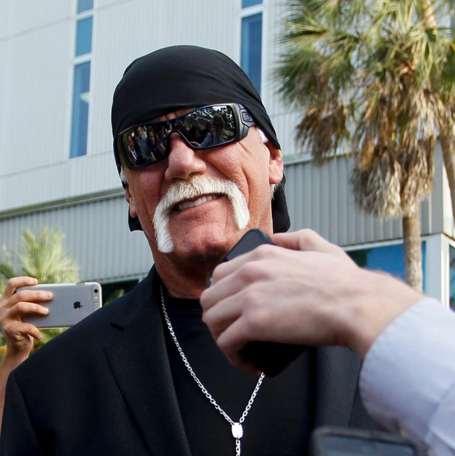 Hulk Hogan bekommt 125 Millionen Entschädigung für Sextape Foto Bild Bild