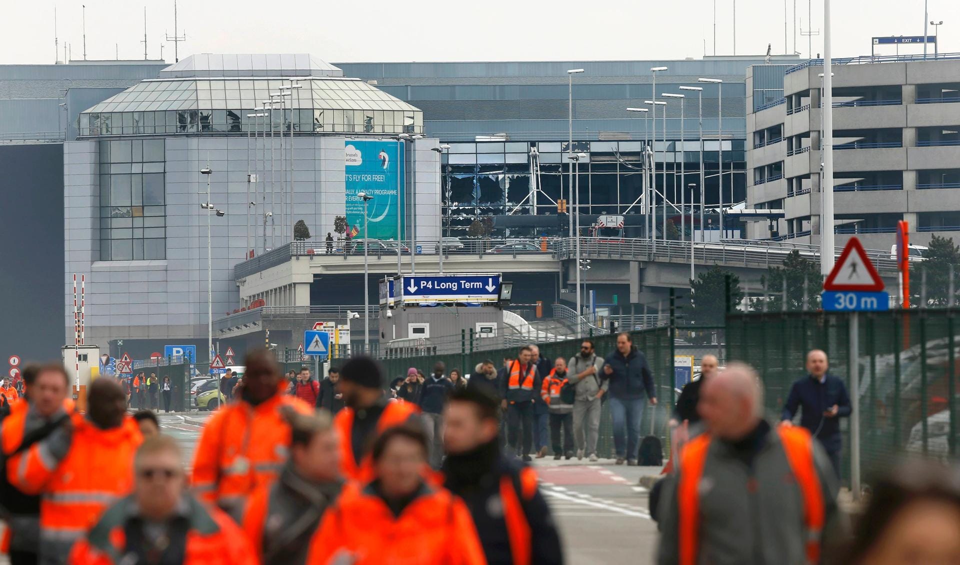 Der Flughafen wurde nach den Anschlägen sofort evakuiert.