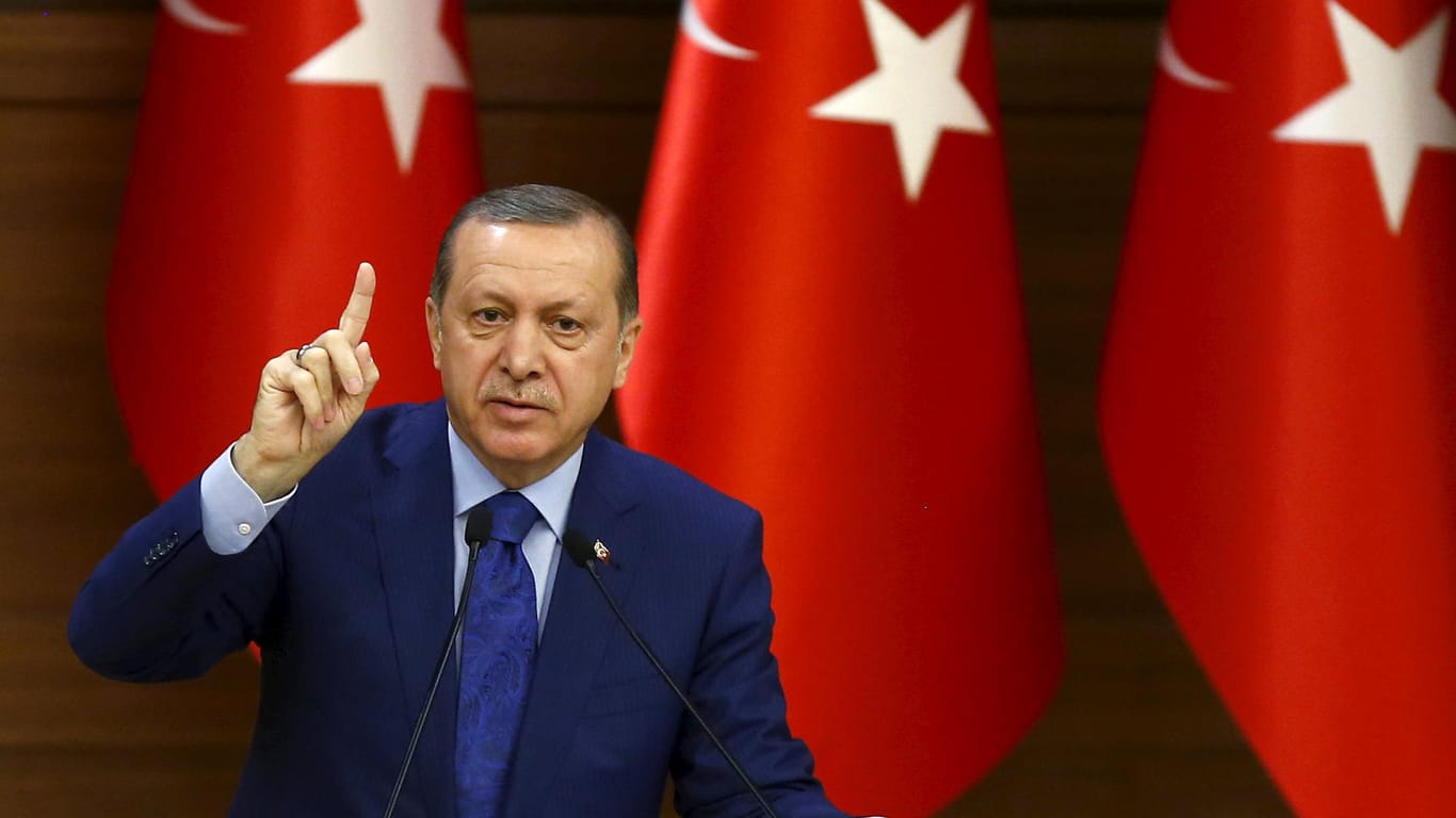 Der türkische Präsident Recep Tayyip Erdogan hat für die Türkei Pläne, die in eine ganz andere Richtung gehen, als er die Öffentlichkeit glauben machen will.