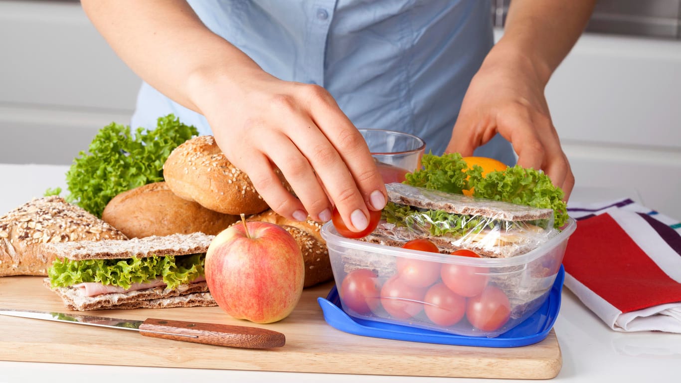 Das Vorbereiten von Mahlzeiten spart Zeit und hilft bei einer gesunden Ernährungsweise.