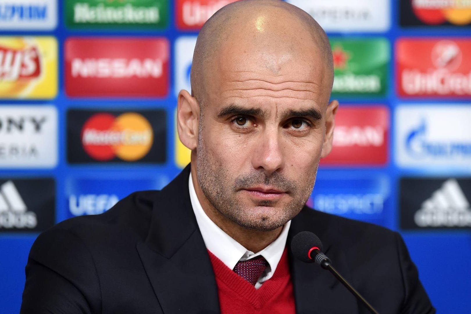 Pep Guardiola hat bei Manchester City einen Drei-Jahres-Vertrag unterschrieben.