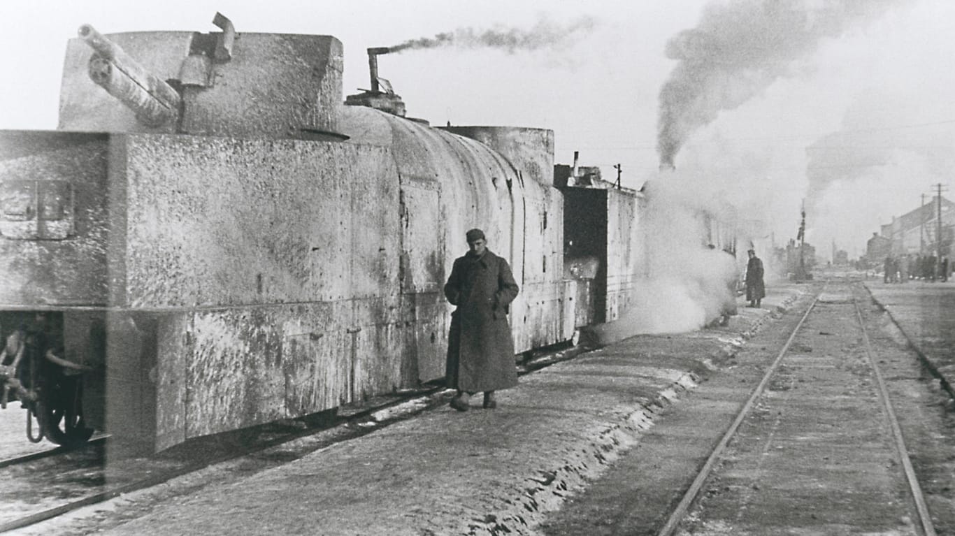 Ein Panzerzug der deutschen Wehrmacht im Jahr 1942.
