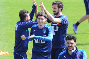 Wollen gegen die DFB-Elf erneut jubeln: Italiens Nationalspieler mit dem gebürtigen Darmstäder Roberto Soriano (vorne).