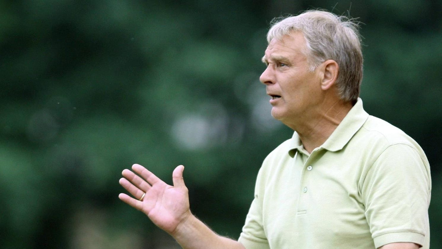Rainer Zobel bleibt dem Fußball als Trainer treu.