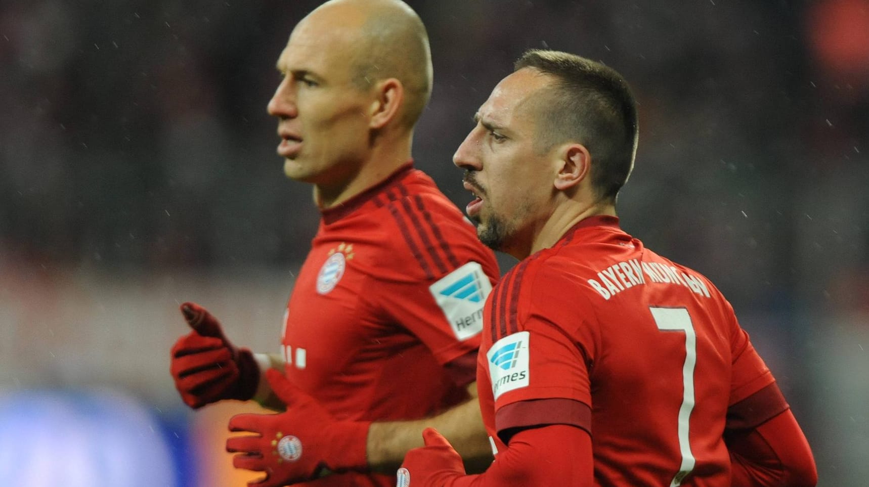 Bis 2017 stehen die beiden 32-jährigen Arjen Robben (li.) und Franck Ribéry beim FC Bayern noch unter Vertrag. Bis 2017 stehen die beiden 32-jährigen Arjen Robben (li.) und Franck Ribéry beim FC Bayern noch unter Vertrag.