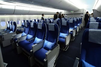 In der Premium Economy Class wird der Flug zum Genuss.