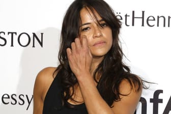 Für Michelle Rodriguez ist der Tod ihres Kollegen Paul Walker noch immer sehr belastend.