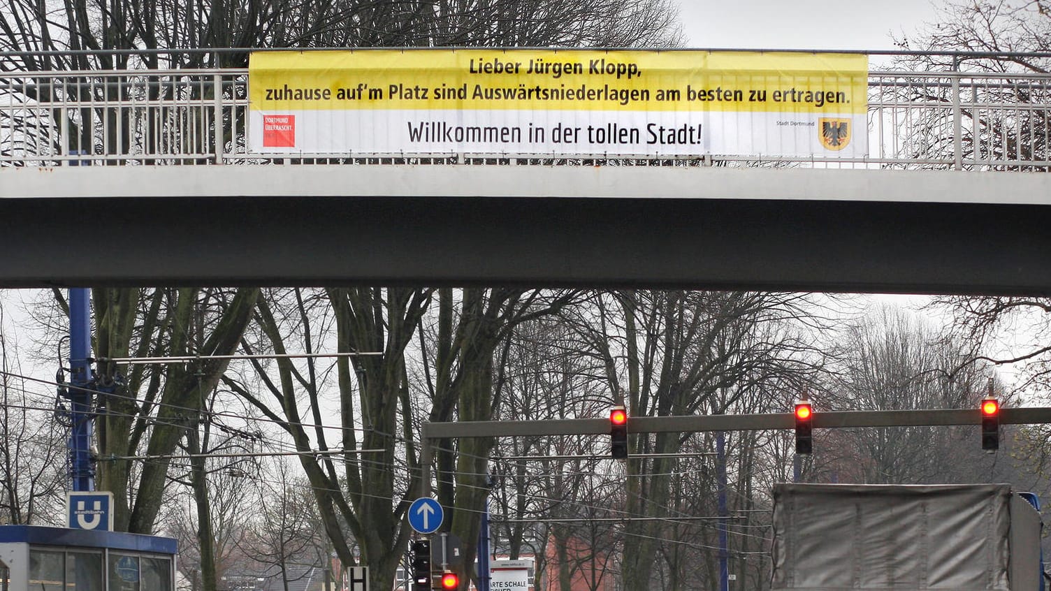 So begrüßt die Stadt Dortmund den ehemaligen BVB-Coach Jürgen Klopp.