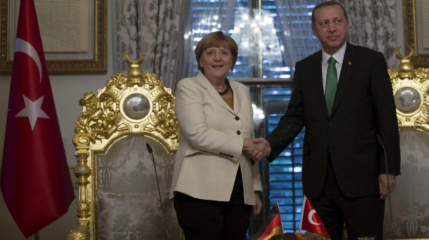 Bundeskanzlerin Angela Merkel und der türkische Präsident Recep Tayyip Erdogan bei einem Treffen in Istanbul.