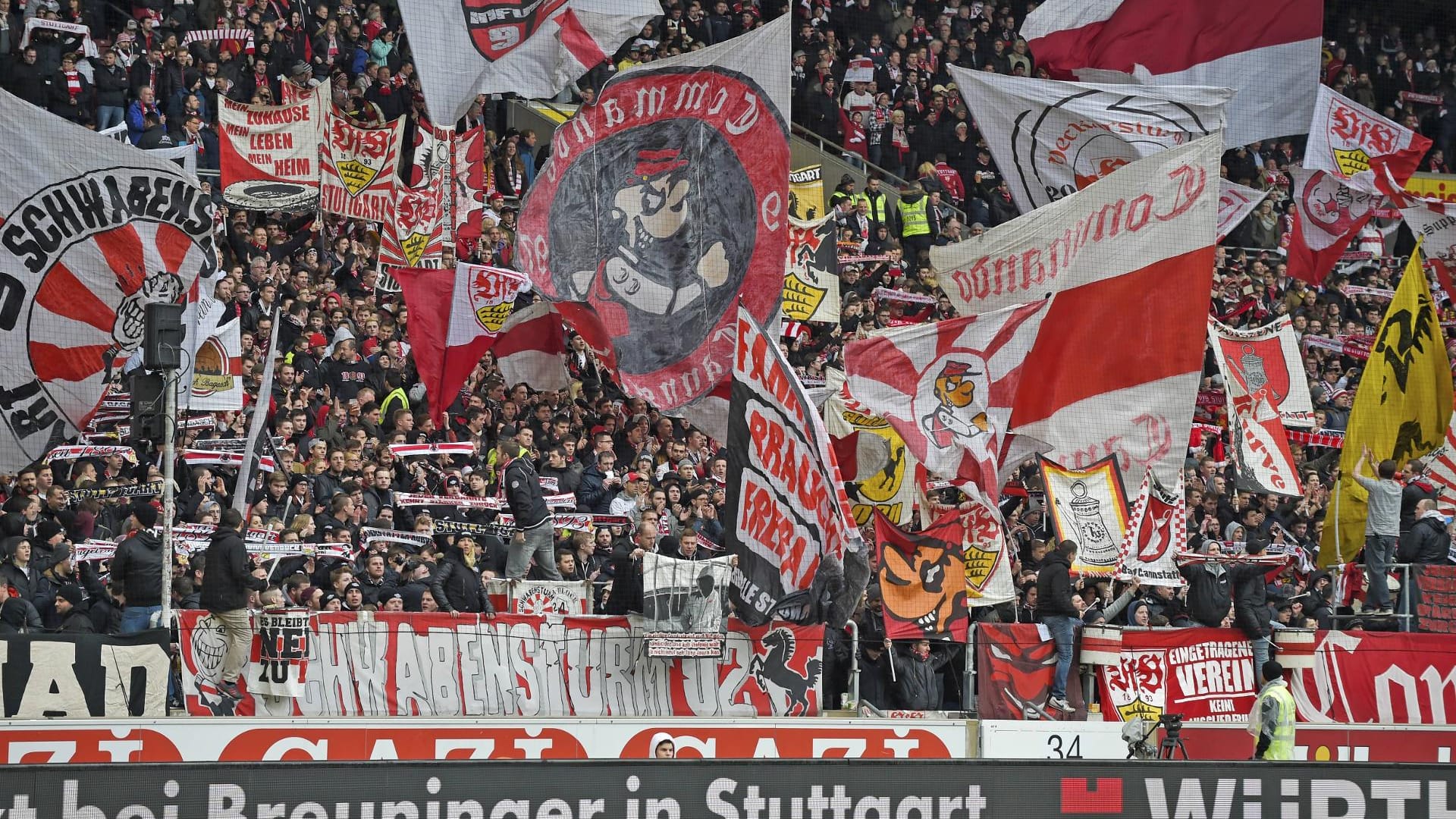 Fans des VfB Stuttgart bei einem Heimspiel