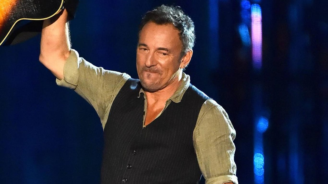 Bruce Springsteen ist seit jeher politisch stark engagiert. Das demonstriert er auch mit der jüngsten Konzertabsage.
