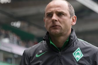 Versteinerter Gesichtsausdruch: Werder-Coach Viktor Skripnik nach der Heimpleite gegen Augsburg.
