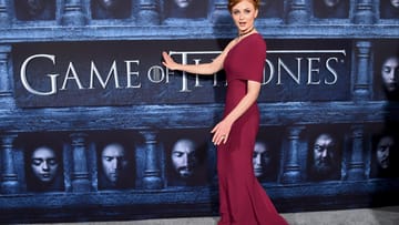 Sophie Turner (spielt Sansa Stark) sehr edel ganz in Rot bei der Weltpremiere der sechsten "Game of Thrones"-Staffel in Los Angeles.