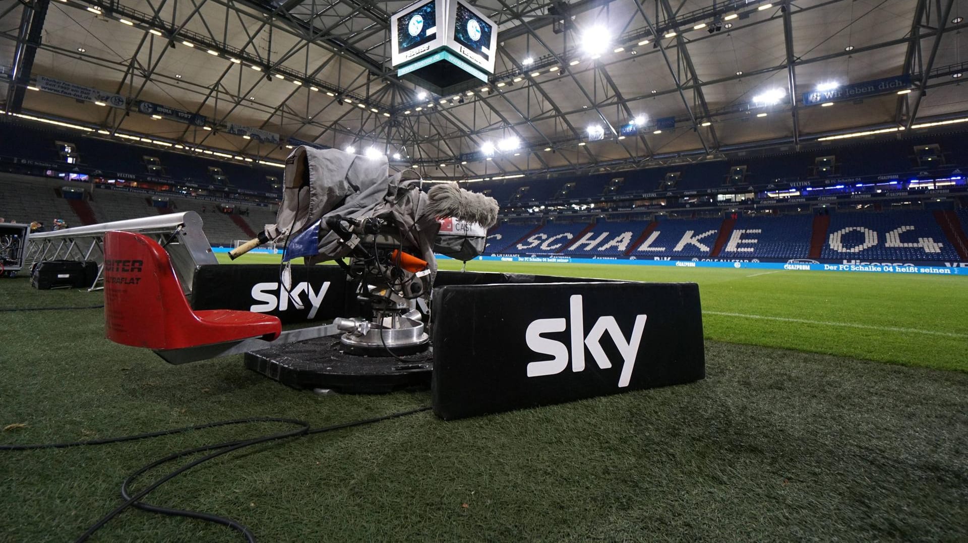 Der Pay-TV-Sender Sky überträgt derzeit alle Spiele der Bundesliga live.