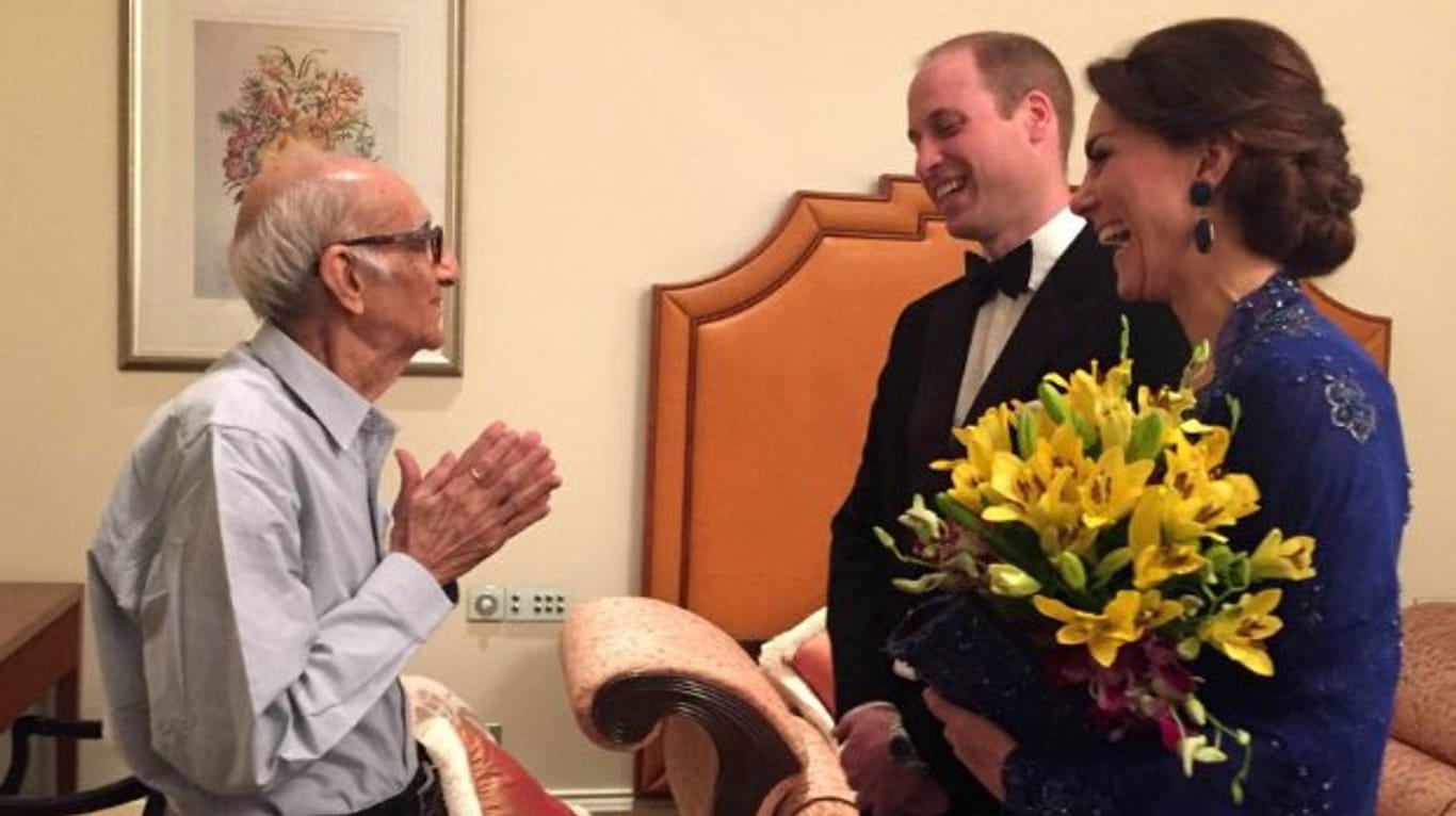 Kate und William bei ihrem Treffen mit dem 93-jährigen Inder Boman Kohinoor.